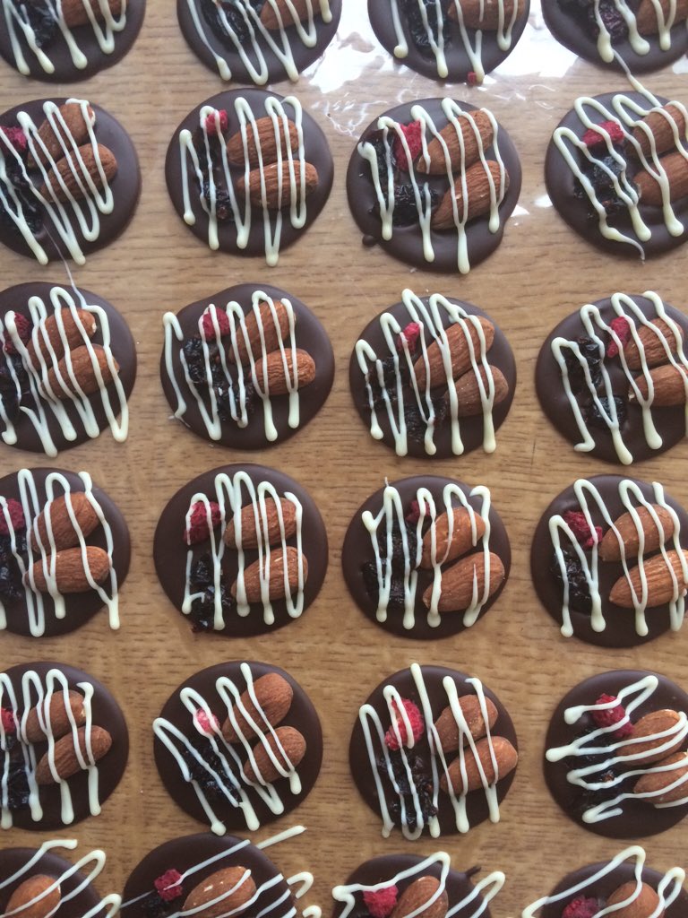 CorbettChocs's tweet photo. Christmas mendiants. Yum https://t.co/756baVUsfP
