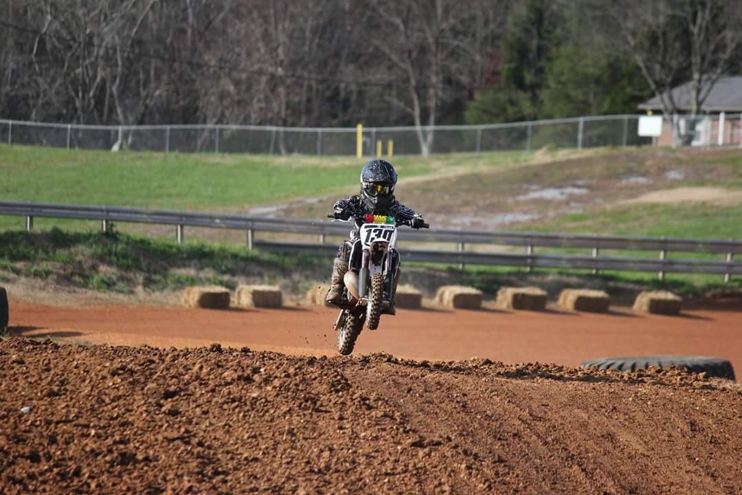 CaleJames22's tweet photo. Great practice day! #mikaMOB #TeamDunlop @KingCobraOfFlor @DT1AirFilterUSA https://t.co/W77PbEqvUg