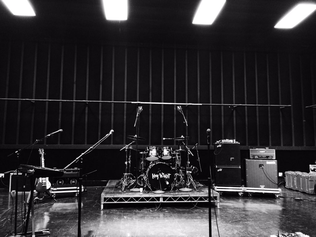 CaseyMoreta's tweet photo. rehearsal for tour! https://t.co/SNmMjMQlB2