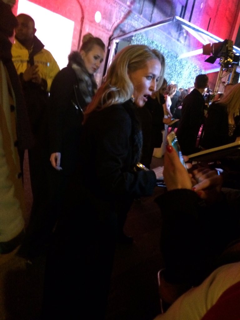 Tashster's tweet photo. #QueenGilly #GillyBean = @GillianA. The Anderson is out here, in front of me-here! Sophster Edit© @Sophistication1. https://t.co/5uQ7g1GpXT