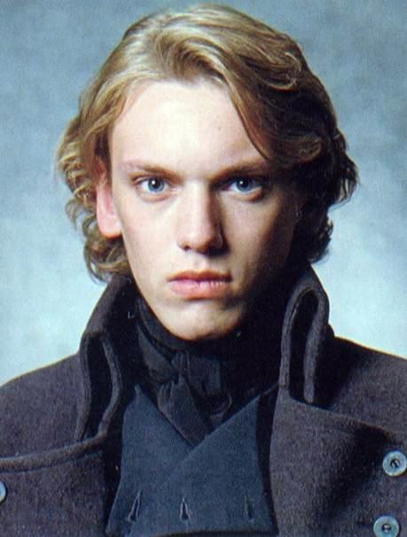 Happy birthday to Jamie Campbell Bower, Grindewald in Deathly Hallows, who turns 27 yrs old on November 22, 2015! 