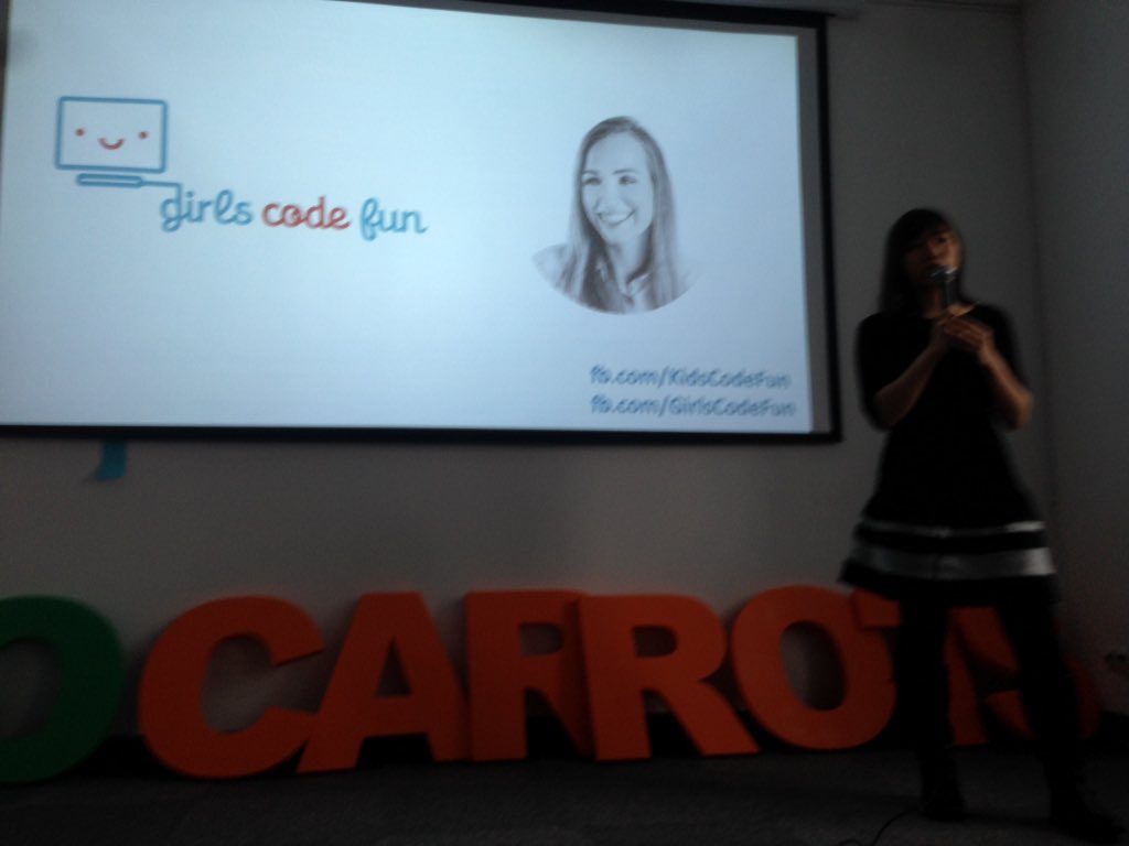 karaluszyca's tweet photo. .@GirlsCodeFun during #pycodecarrots. Kids encourage students to coding #scratch https://t.co/bElkJf7FSy