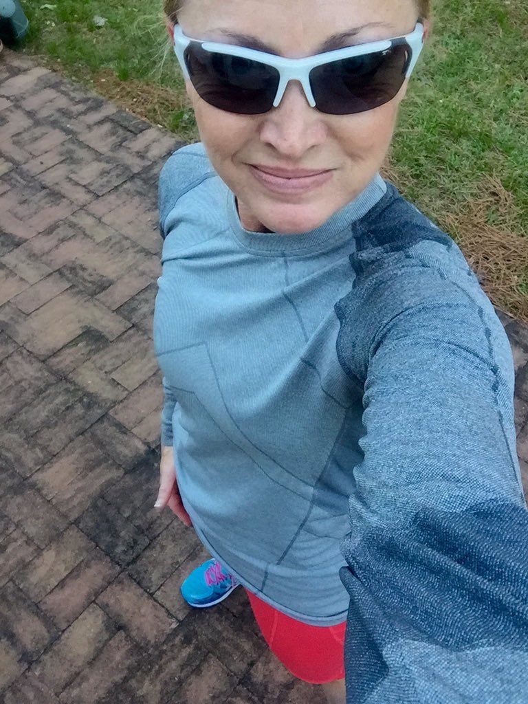 KimLBissell's tweet photo. #chasingthebird 2x today as per @bbjamin's run for the day. Almost 6 miles w/the kiddo & 8 x 30 sec strides. https://t.co/4XQn0i2mZi