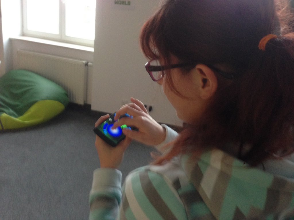 karaluszyca's tweet photo. #sphero można zaprogramować :) #pycodecarrots testujemy! @OlaWaliczek & #codecarrotswroclove - dziękujemy! https://t.co/z5V0QSQ1fM