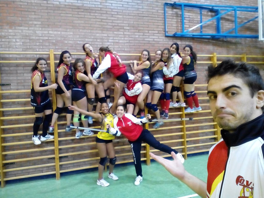 voleysanse's tweet photo. #juvBcvs de @JoelPF22 vence en un partidazo! Y también #senMFcvs de David! Al final buen finde! #25CVS #VamosSanse https://t.co/fnaJ5X0kDa