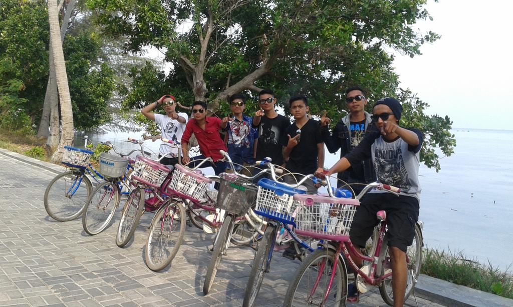 indra_ulle's tweet photo. #tidungisland #pantai #holiday https://t.co/FmKtPMgMLl