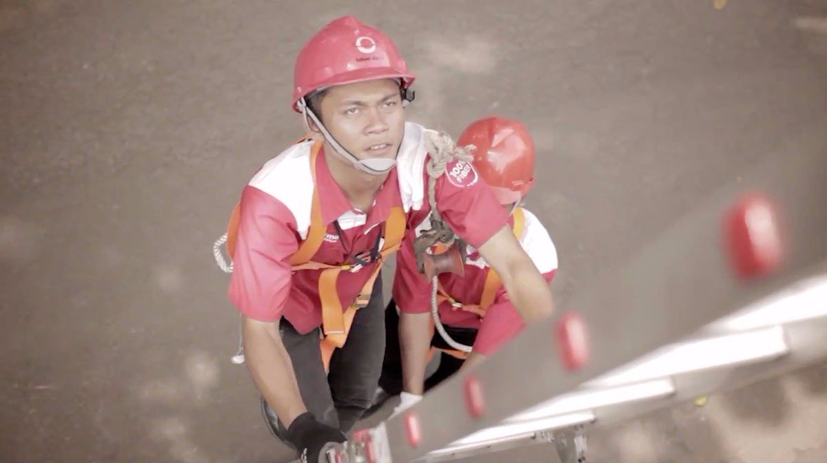 dearhendra's tweet photo. Tatap jauh kedepan, Tekad kami #TelkomKingofDigital ...Broadband utk Indonesia, kami bangun sampai pelosok negeri https://t.co/AHa36GLOAI