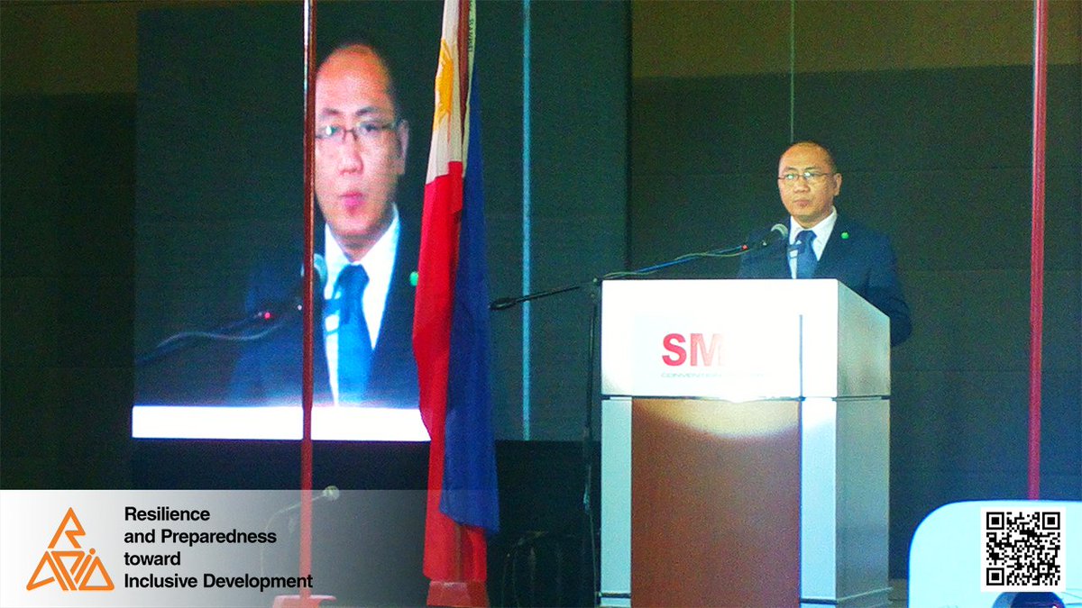 TwinPhoenixPH's tweet photo. And we're live. #CCCWeek2015: LGU-NGA Summit is happening at the SMX Convention Center. #ClimateChange #PCTP-RAPID https://t.co/BS9FvtOBuL