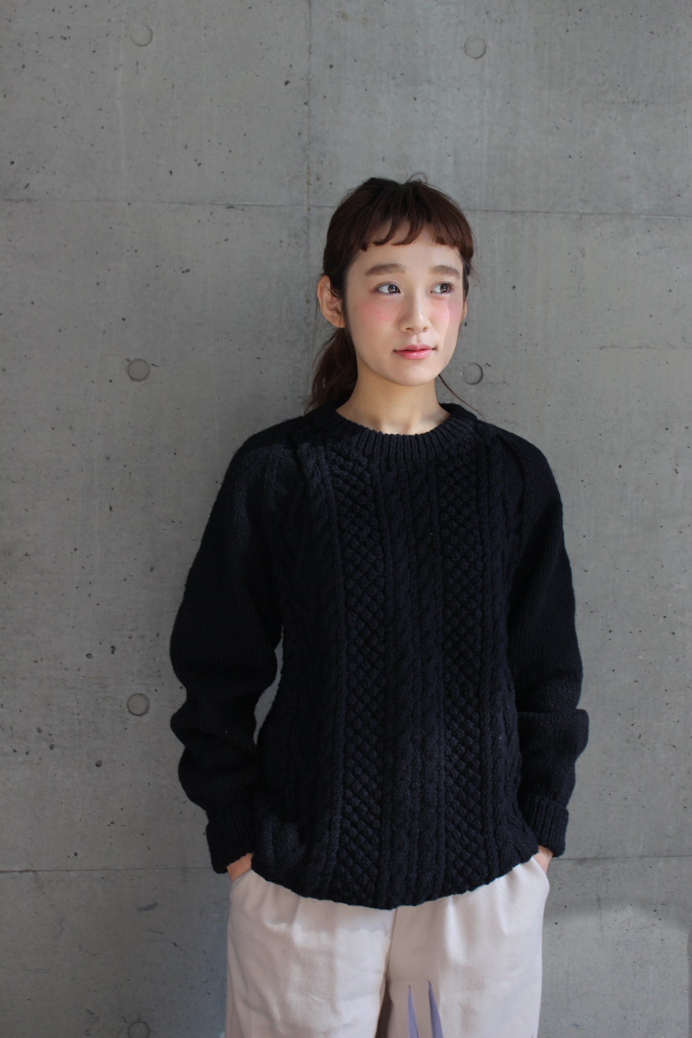 アテナデザイン ケーブル手編みニット 黒 手編み カーディガン
