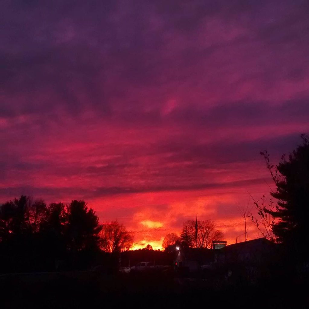 get10app's tweet photo. @get10app: @lightninleftydoty along with Mother Nature, gives us this. #sunsetsunday #10app #photography https://t.co/3km10JQHer
