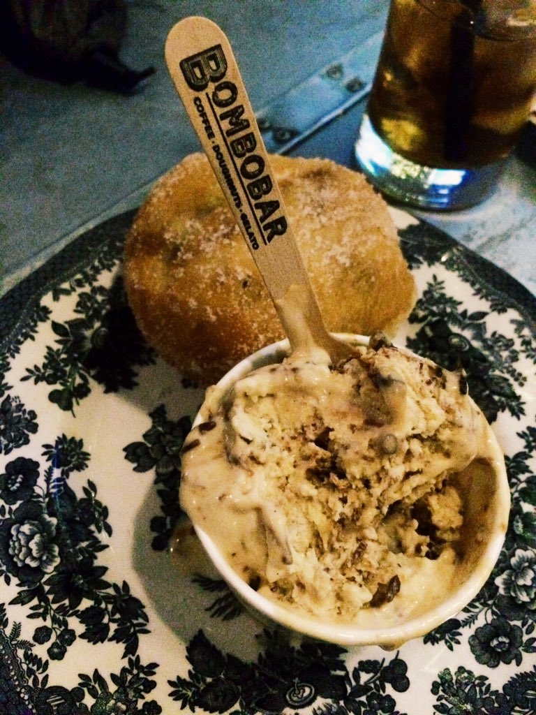 sangarts's tweet image. Doing it right @BarSiena #bombobar because in #Chicago we eat #gelato year round! #fromscratch