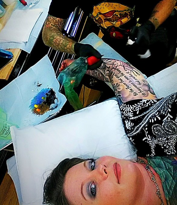 #TattedUp #InkedGirls https://t.co/EY0rMTltkr<a href="/tag/tattedup"class="tags">#TattedUp</a><a href="/tag/inkedgirls"class="tags">#InkedGirls</a>