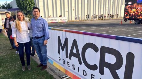 ElNacionalWeb's tweet photo. Lilian Tintori   está   en Argentina apoyando a Macri https://t.co/h0j2jQwVix https://t.co/x2RY4Axmck