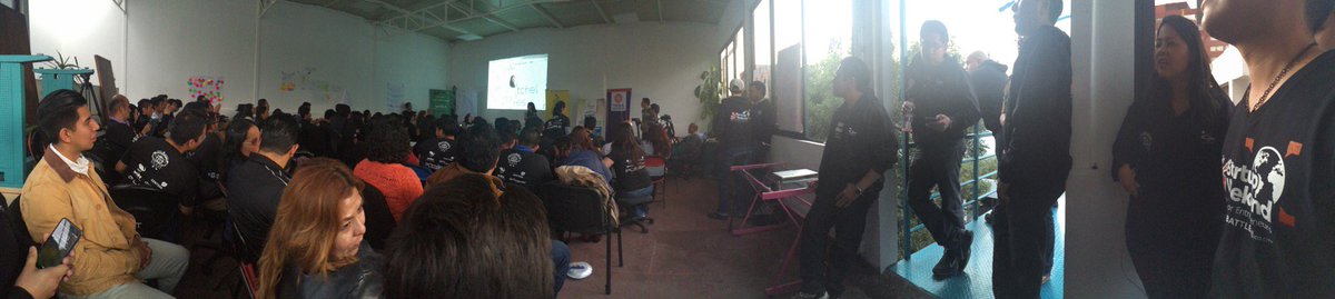 ZairAmanda's tweet photo. En el cierre @SWMexicoCity: Los equipos comenzaron a pitchar en la #GSB2105 #SWMexicoCity https://t.co/L226IkUI3B https://t.co/9c8UqguJBU