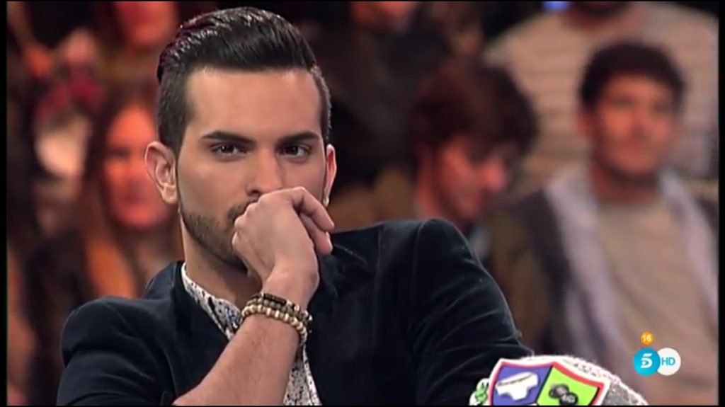 LeonciaGH's tweet photo. Por favooooooooor!!! Que quiten los plasmas para las galas!!! Que la vea el presentador, pero no estos! 
#DBT10GH16 https://t.co/uYuioQYehZ
