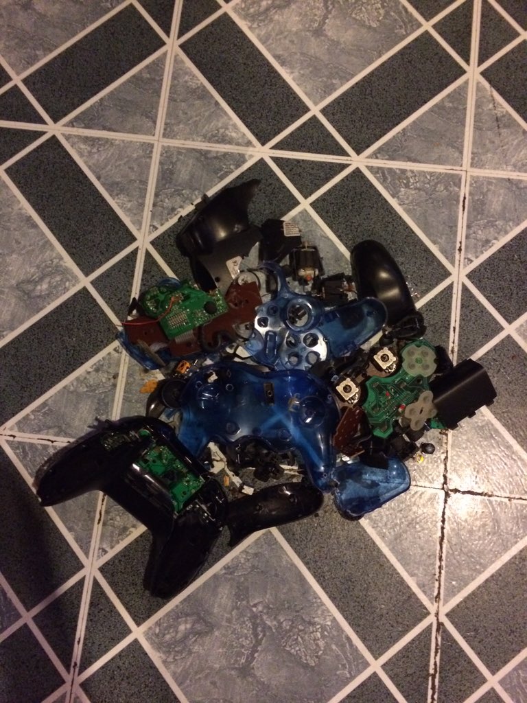 dylvaut's tweet photo. NHL tournament got the best of our controllers+Connor Hayes phone last night!! #rip #3controllers https://t.co/1mcgRZShjE