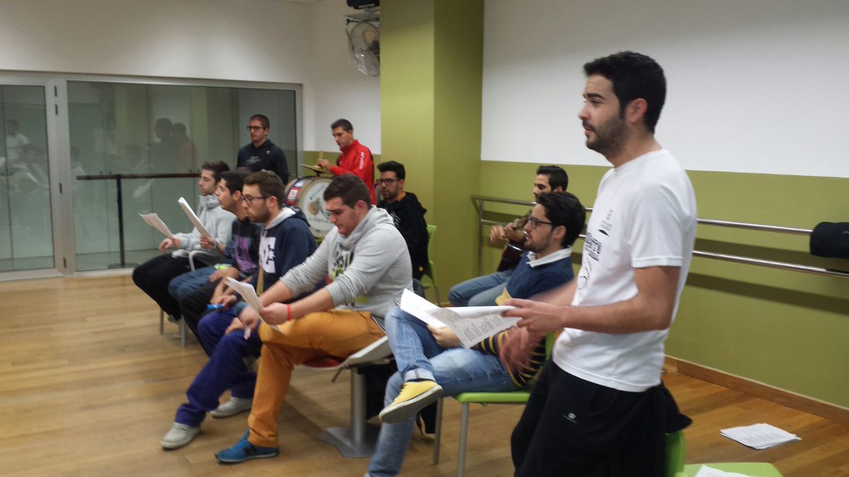 sgutierrezarq's tweet photo. Porque estos ratos lo valen. Noche de ensayo con @chiridelquillo https://t.co/WnTMXqou8L