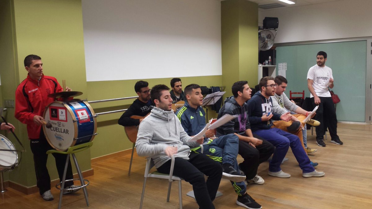 sgutierrezarq's tweet photo. Porque estos ratos lo valen. Noche de ensayo con @chiridelquillo https://t.co/WnTMXqou8L