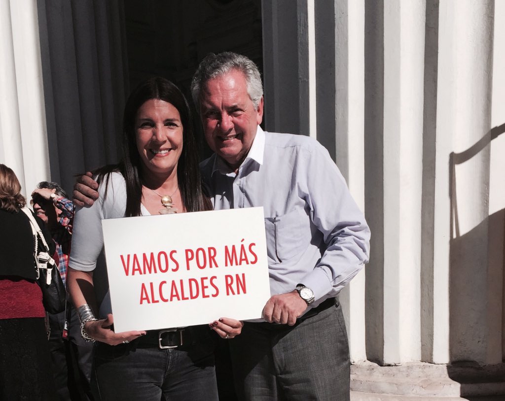 PilarCruzH's tweet photo. Demasiado importante el apoyo de mi querido amigo @SabatPedro para la alcaldía de Providencia!!! https://t.co/Vqe1fgEM0w