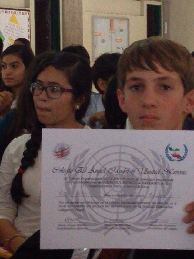 gabo96ortiz's tweet photo. Nuestros muchachos de @ISMUN_IE dejando en alto el nombre del @inescuela en @CEAMUN seminterno, delegacion hermana https://t.co/GKaKL61mba