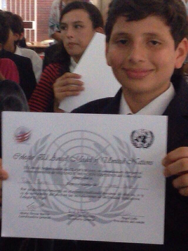 gabo96ortiz's tweet photo. Nuestros muchachos de @ISMUN_IE dejando en alto el nombre del @inescuela en @CEAMUN seminterno, delegacion hermana https://t.co/GKaKL61mba