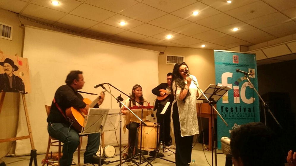 correodelsurcom's tweet photo. #CSenVivo Ensamble musical de María Antonieta Loayza en el homenaje a Jesús Durán. #FIC2015 https://t.co/Ie8SQNWwe2