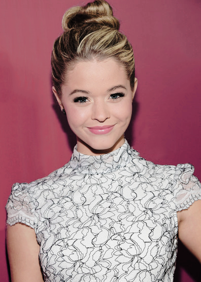 actorvschar's tweet photo. sasha pieterse // alison dilaurentis https://t.co/erq1UL9YwD