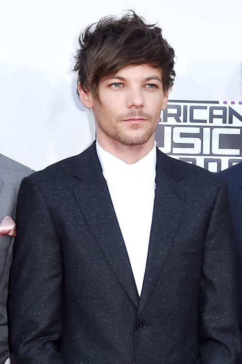 WhyLarryIsReal tweet media