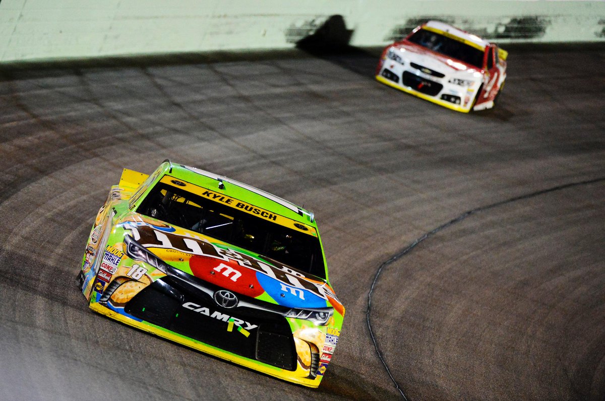 SportsCenter's tweet photo. Kyle Busch wins the race at Homestead and his 1st NASCAR Sprint Cup Series Championship! https://t.co/4TBjHfvT0T