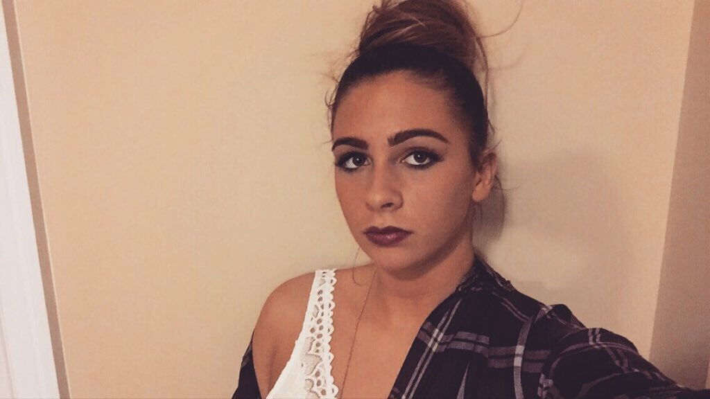 BADDBABEZ's tweet image. If you want a follow from @PizzaGia , like this 😍🔥😍