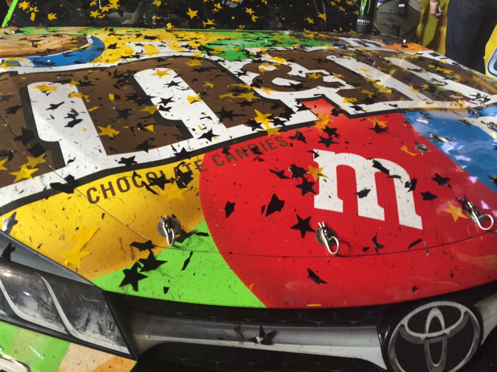 NASCAR's tweet photo. That's one Crisp(y) lookin' ride you got there, @KyleBusch!

#TheChase https://t.co/b5An6H0SWa