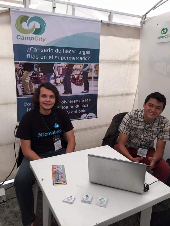 CampCity_co's tweet photo. Hoy nos r3inventamos en el evento de la @UNEmprender #R3inventaColombia #PorElAgro https://t.co/U2KKn0w6pj