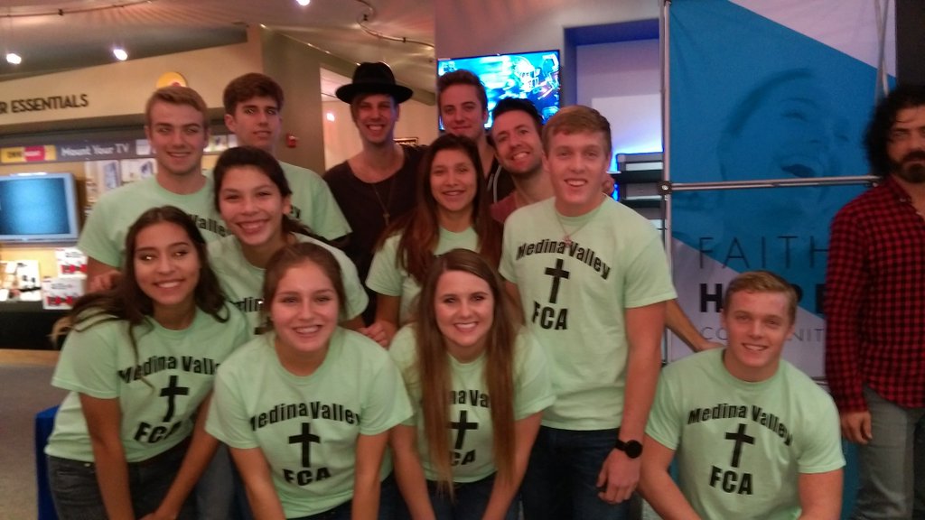 MedinaValleyFCA's tweet photo. FCA leaders having a great day donating canned goods to SA families in need and met the Newsboys and Hawk Nelson!! https://t.co/fX7ptwTs00
