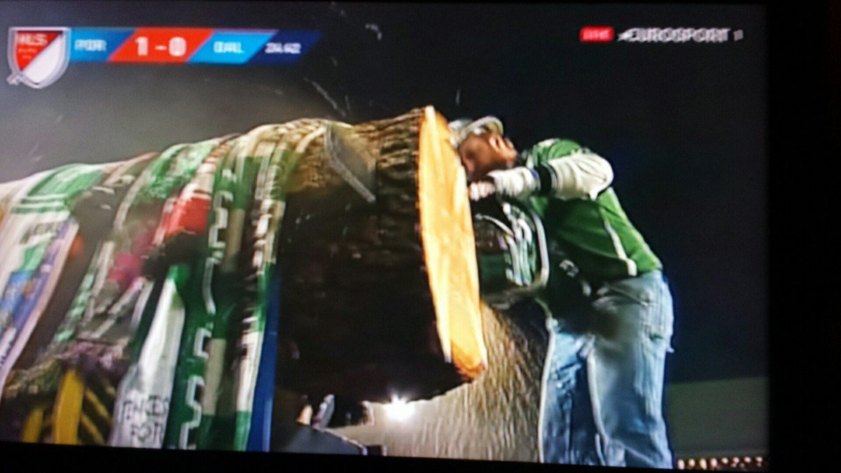 BarSport_RLA's tweet photo. Lo spettacolo della #MLS! 
#PortlandTimbers - #Dallas una favola della buonanotte #EurosportMLS #radiolineattiva https://t.co/g6WG7bdy6N