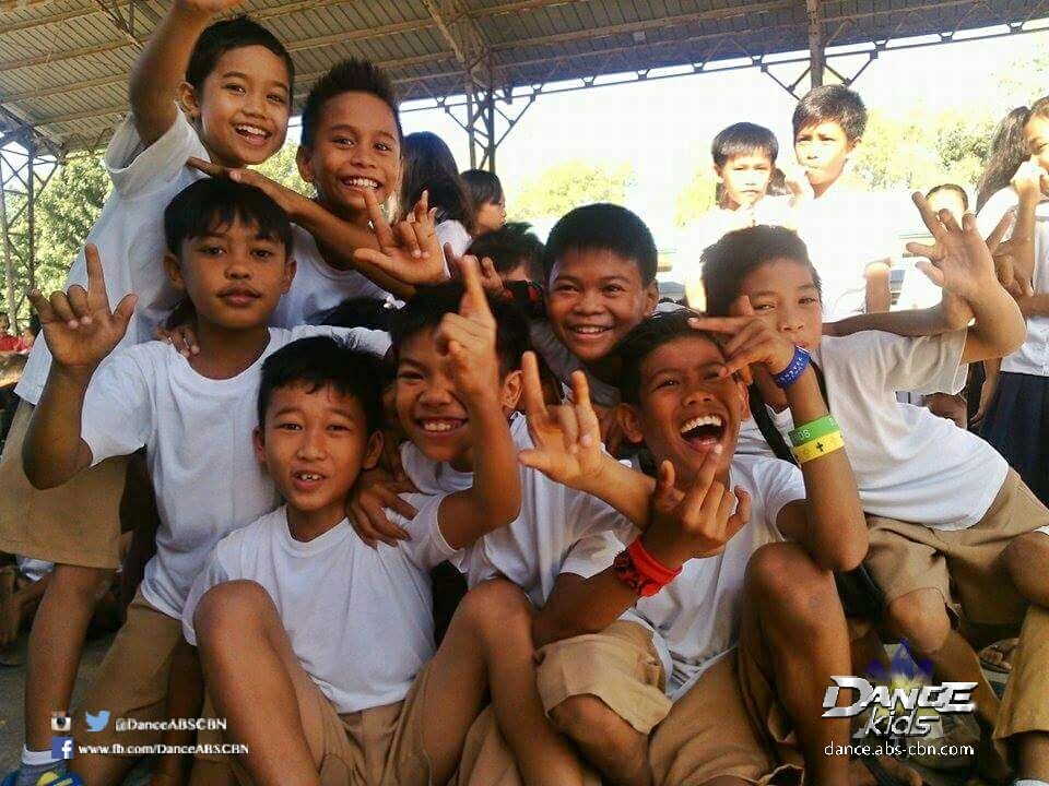 DanceABSCBN's tweet photo. #DKFunContinues ngayong umaga! Dito sa San Marcelino Elementary school! Sino ang nandirito  ngayon? Sayawan na!! https://t.co/gWV0tUJfbp