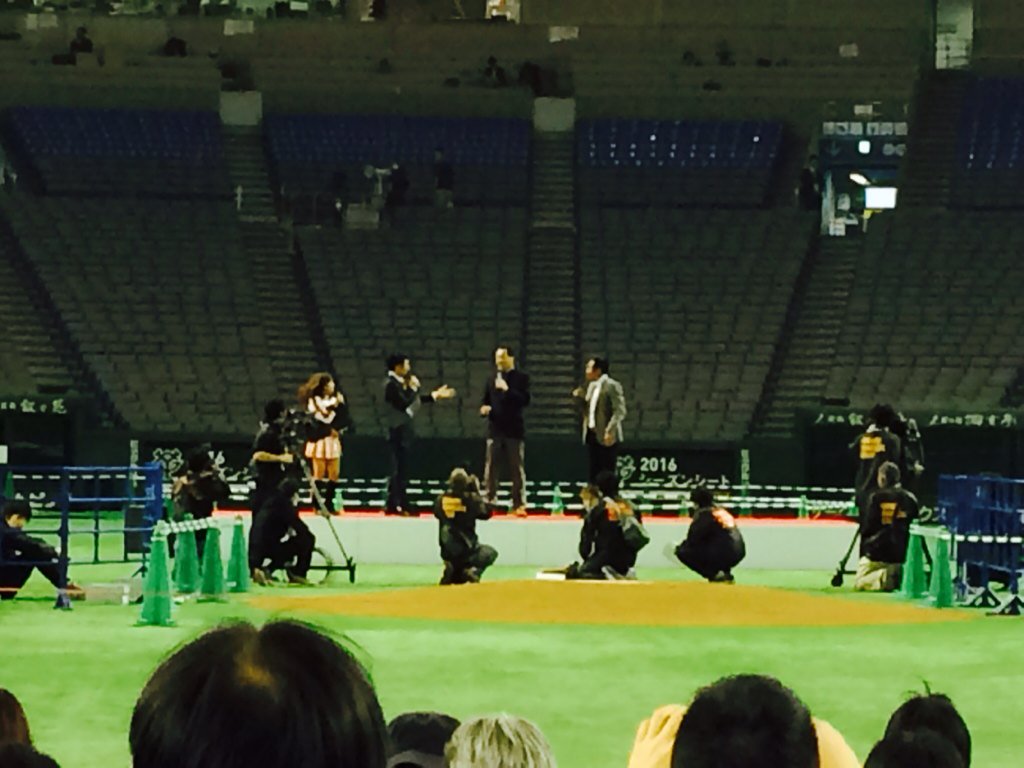 __ET4471's tweet photo. 槙原と宮本… 遠くてわかんない（笑） https://t.co/xEnsb6ByuV