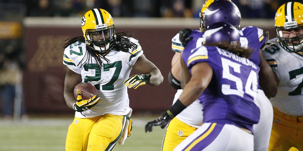 packers's tweet photo. #Packers back in control of NFC North race after big win at Minnesota. #GBvsMIN recap: https://t.co/xccuNGpiaK https://t.co/URgoUeI93M