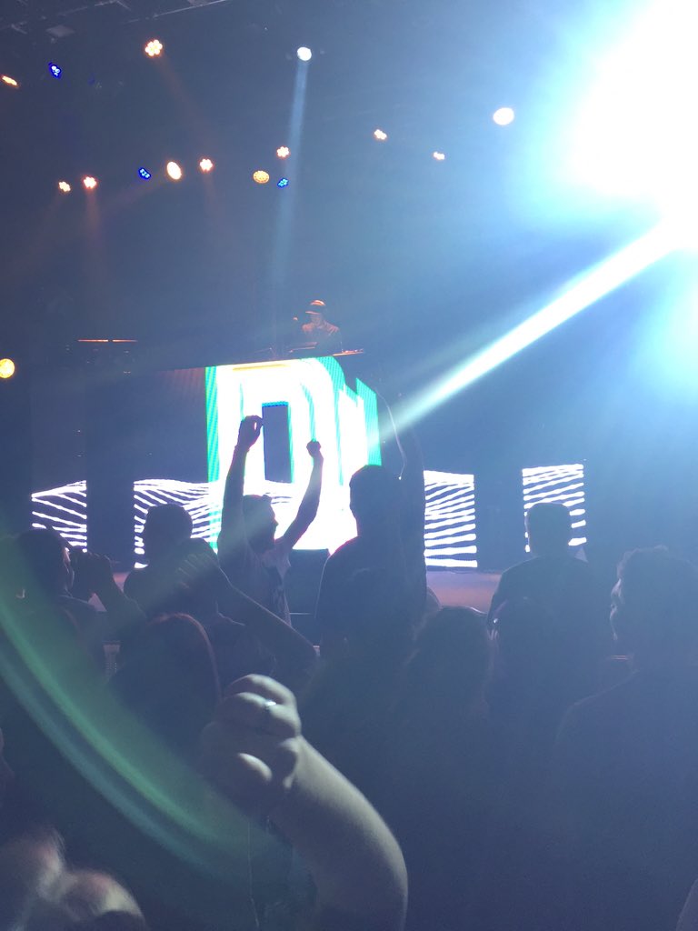 QuoteChrist's tweet photo. @QuoteChrist: Go DJ! @DJPromote on the 1's and 2's it's the last leg of The Drop Tour #GenerationExodus https://t.co/wWLwLVHhOq