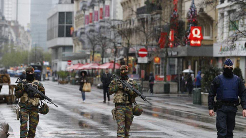 JRReporting's tweet image. The first of many European countries that will impose partial martial law in the coming year I reckon. #EU #WW3