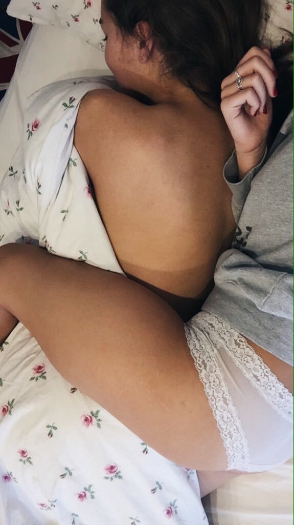 GIRLSONGIRLS (@glrlsonglrls) on Twitter photo 