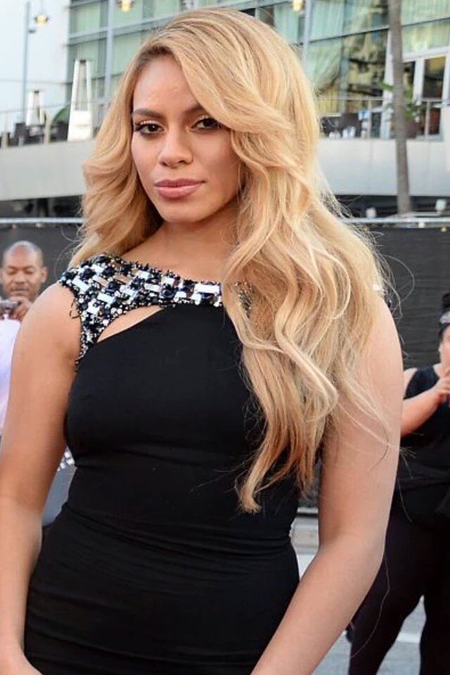 5HEV0LUTION's tweet photo. Dinah Jane 👑 https://t.co/70vHZmFRNb