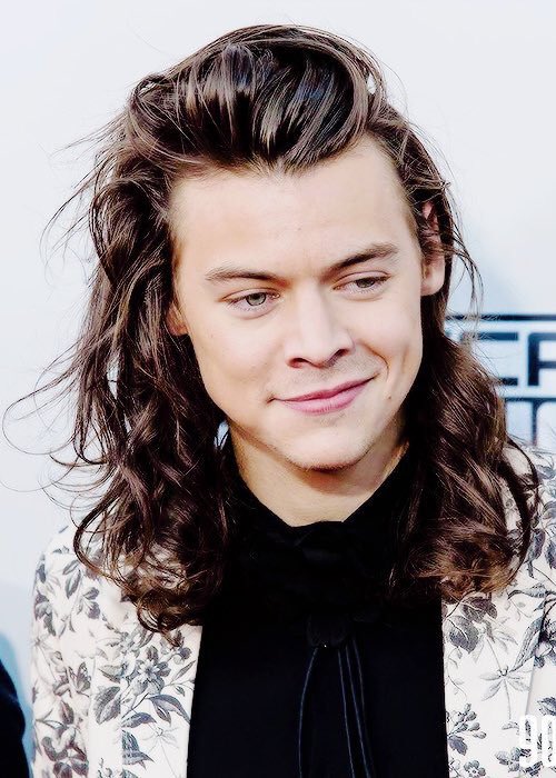 Sublimexharry's tweet photo. THAT SMIRK. GET THE FUCK OUT OF HERE https://t.co/7QADNgJgOc