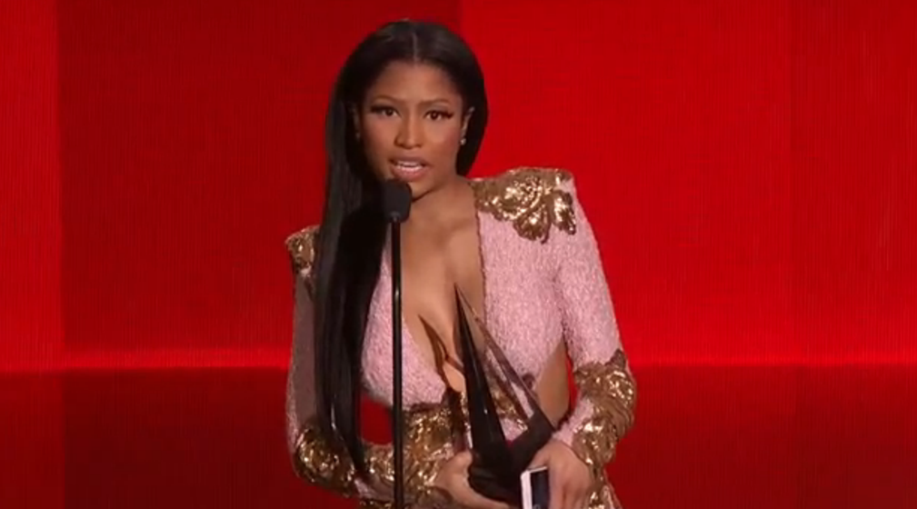 billboard's tweet image. Congrats @NickiMinaj on winning favorite Rap/Hip-Hop album blbrd.cm/ZkwFEs #AMAs