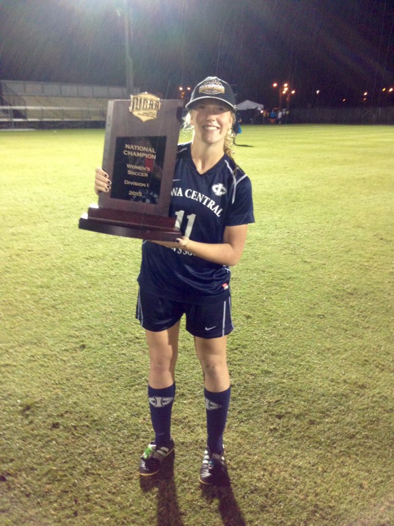 bayleeroche11's tweet photo. National Champs. ⚽️👊🏼 https://t.co/LF4F9sCVzq