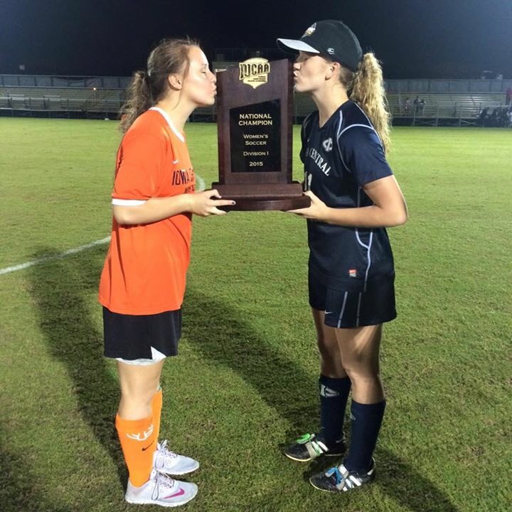 bayleeroche11's tweet photo. National Champs. ⚽️👊🏼 https://t.co/LF4F9sCVzq