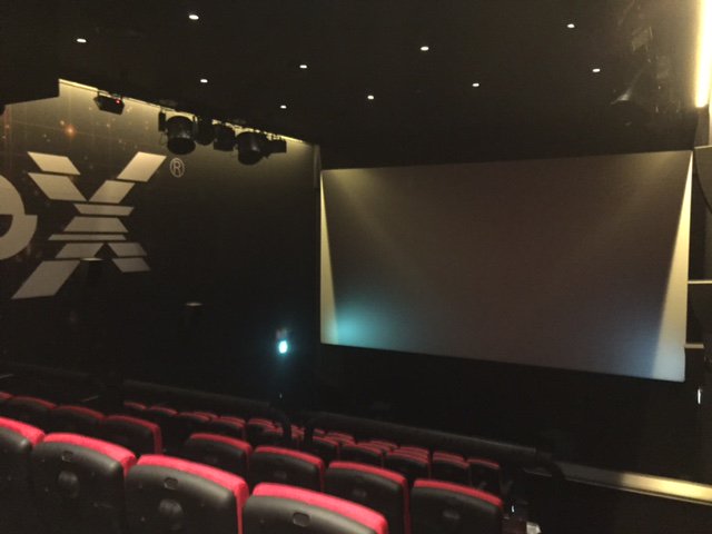 Papiko 109シネマズ大阪エキスポシティ シアター4の4dx 座席は少ないですが スクリーンのサイズ 座席からの距離がほど良く やや見上げる形になりますが 最前列でちょうど視野いっぱいに スクリーン穴を気にする方は後ろの方がいいかも T Co