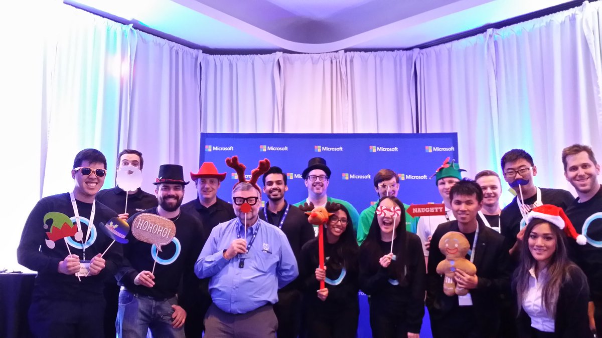 CamSmithTech's tweet photo. Ready for the night! #windowswonderland https://t.co/xJAWsnXwdE