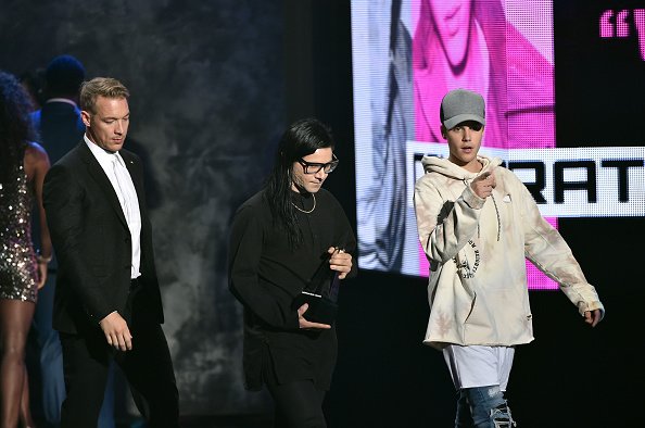 OnAirWithRyan's tweet photo. Introducing: Your new #SquadGoals 🙌 @diplo @Skrillex @justinbieber #AMAs https://t.co/Xwt3AK5aJK