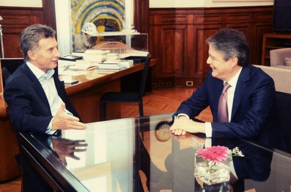 LassoGuillermo's tweet photo. Hoy empieza una época de cambio con @mauriciomacri. ¡Felicidades Argentina! https://t.co/5OWYdeAkaS