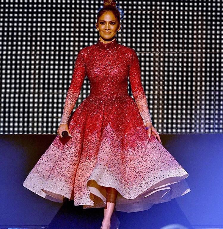StylifiedInc's tweet photo. #Fashion #Goddess @JLo ❤️Thx @michael5inco 50s #inspired #umbre #fushia gown #AMAs #sparkle #dazzling #beautiful 👍🏾 https://t.co/KZeLcKZws2